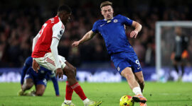 LONDON, ENGLAND - NOVEMBER 30: Liam Delap of Chelsea controls the ball whilst under pressure from Cristhian Mosquera of Arsenal during the Premier League match between Chelsea and Arsenal at Stamford Bridge on November 30, 2025 in London, England. (Photo by Chris Lee - Chelsea FC/Chelsea FC via Getty Images)