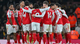 LONDON, ENGLAND - DECEMBER 13:  Arsenal players huddle during the Premier League match between Arsenal and Wolverhampton Wanderers at Emirates Stadium on December 13, 2025 in London, England. (Photo by Vince Mignott/MB Media/Getty Images)