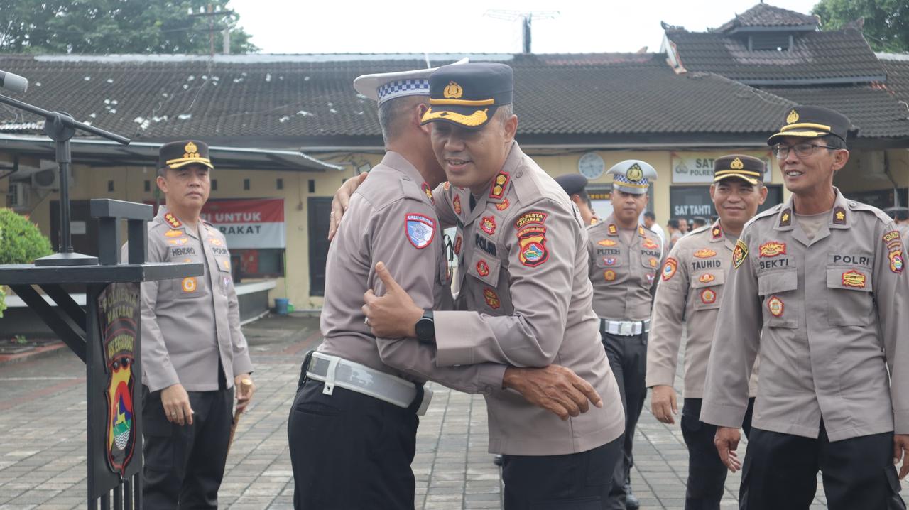 Kapolresta Mataram Pimpin Upacara Purna Tugas, Apresiasi Pengabdian Kompol Syamsuddin 6 IMG 20260430 WA0068