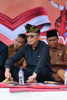 Sekda Lotim Buka Jeruk Manis Festival IV, Apresiasi Kemandirian Desa dan Warisan Adat Kayu Jejeneng
