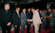 Bupati Lotim Sampaikan KUA-PPAS 2027 Rp3,176 Triliun, DPRD Setujui Dua Raperda di Paripurna